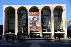 04-1 The Metropolitan Opera House Outside And Fountain In Lincoln Center New York City.jpg